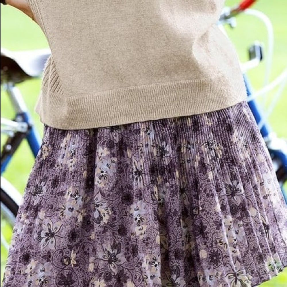 EUC Victoria's Secret Printed Paisley Mini Skirt 6